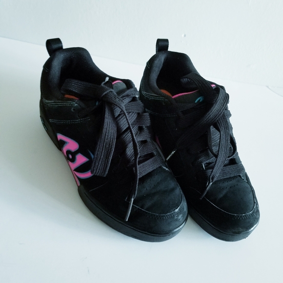❌SOLD❌ Vintage Black And Hot Pink Heelys Skate Shoes - Picture 4 of 10